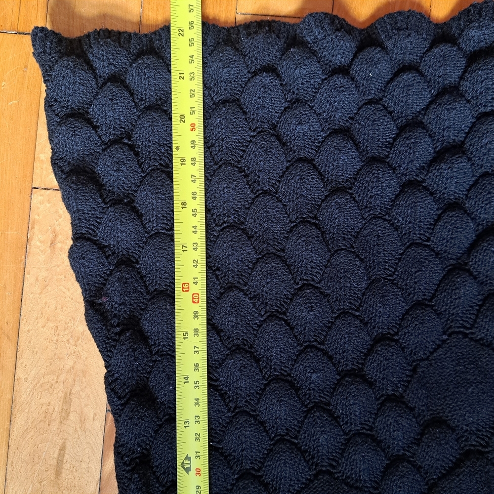 Black Textured Knit Sweater – V-Neck - S/M - Picture 8 of 10